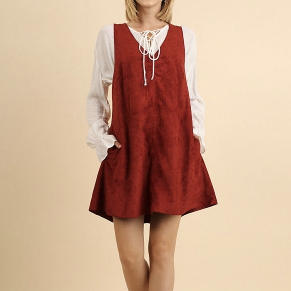Umgee Dresses & Skirts - Umgee Red Suede Sleeveless Tunic Dress - Sz L